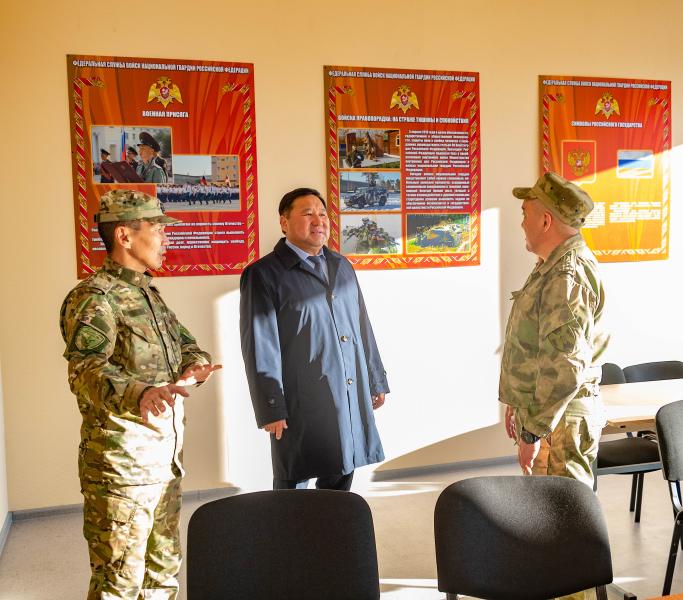 Глава Тувы посетил территориальное Управление Росгвардии