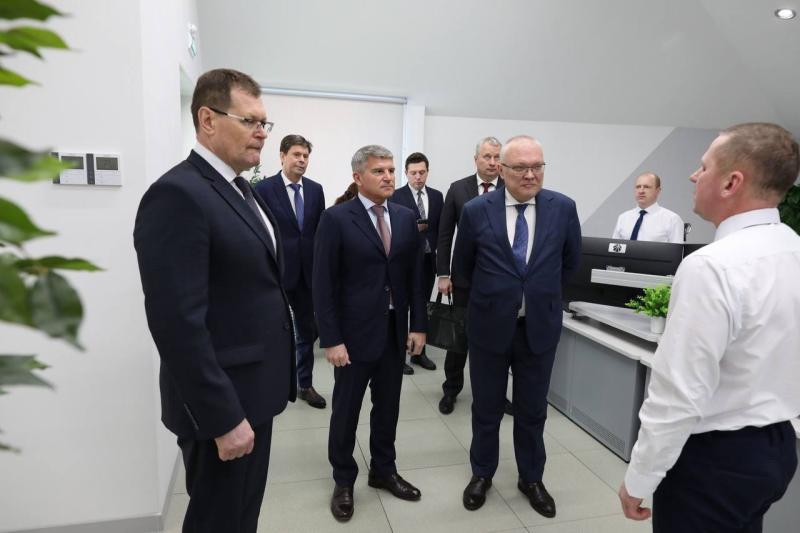 Александр Соколов и Игорь Маковский обсудили актуальные вопросы электросетевого комплекса в регионе